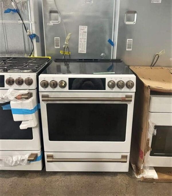 Cuisinière encastré à induction, Tiroir de cuisson, 5.7 pi.cu, Blanc mat - CCHS900P4MW2 – Image 5