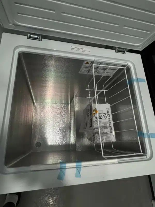 GE Chest Freezer 5.1 cu. ft. – White - FCM5STWW - Image 3